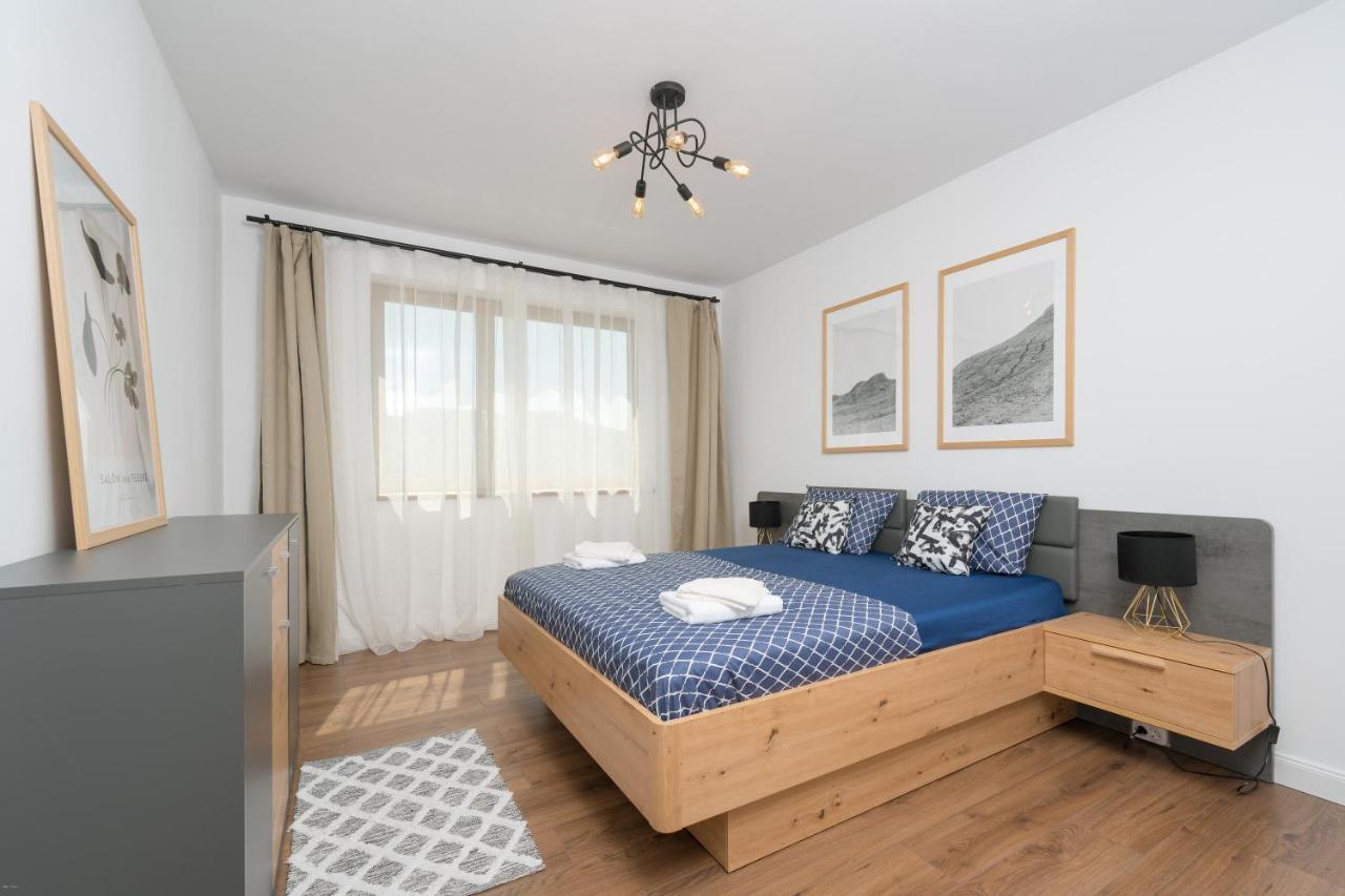 The 75 Apartment Targu-Mures Bagian luar foto
