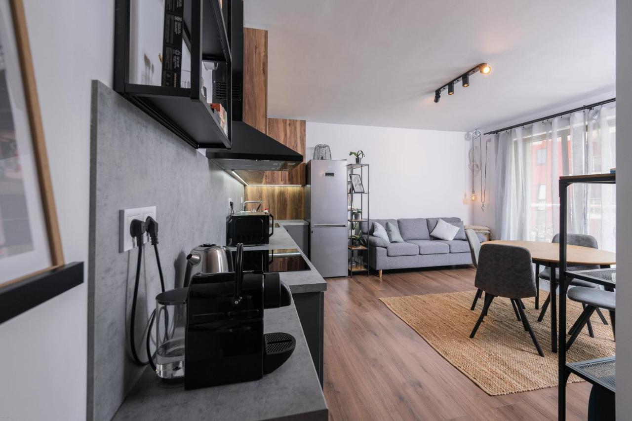 The 75 Apartment Targu-Mures Bagian luar foto